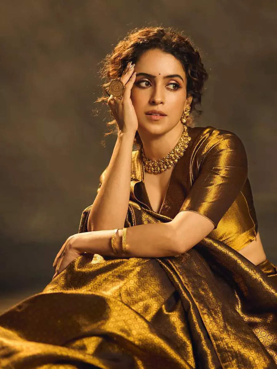 Sanya Malhotra's timeless fashion statement in a gold saree is hard to ...