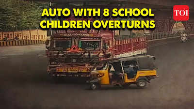 Visakhapatnam Accident News: Auto Carrying 8 School Children Crashes ...