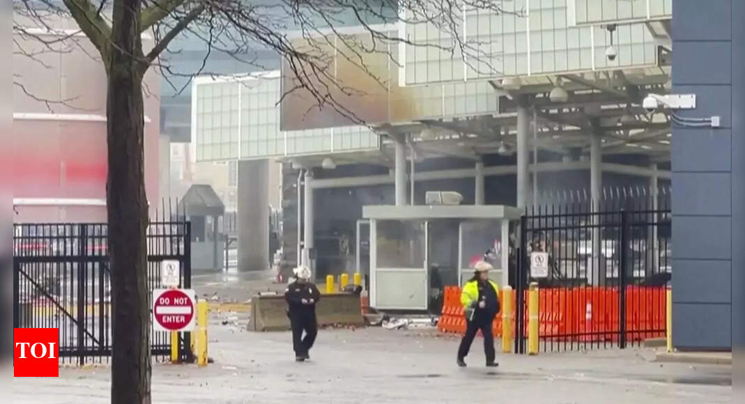 Vehicle Explosion Fiery Rainbow Bridge car crash at USCanada border