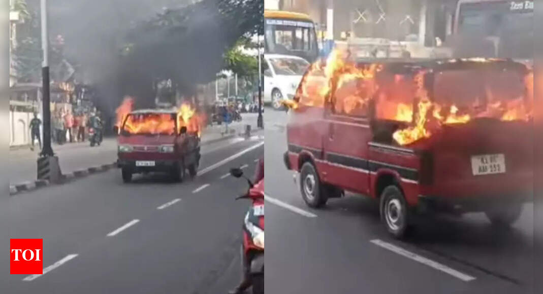Watch: Burning Maruti Suzuki Omni in self-driving mode, driver escapes narrowly – Times of India