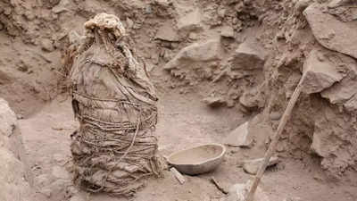 Peru archaeologists unearth 1,000-year-old mummies of children in Limaso