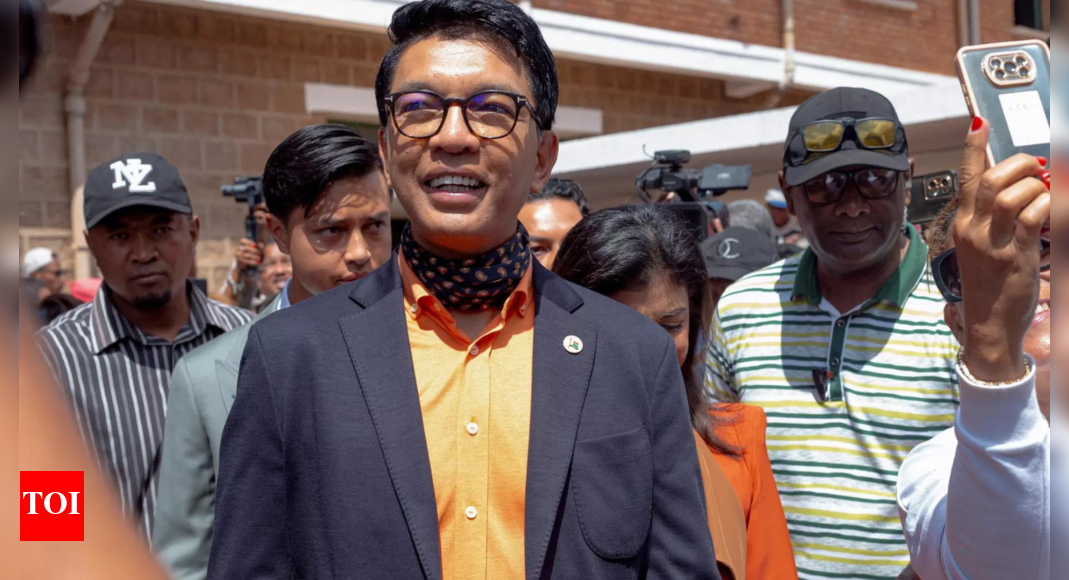 Antananarivo : le président malgache en passe d’être réélu alors que ses partisans affirment qu’on leur a promis de l’argent pour voter
