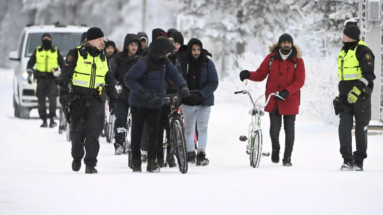 Russia: EU sends border police reinforcements to Finland over