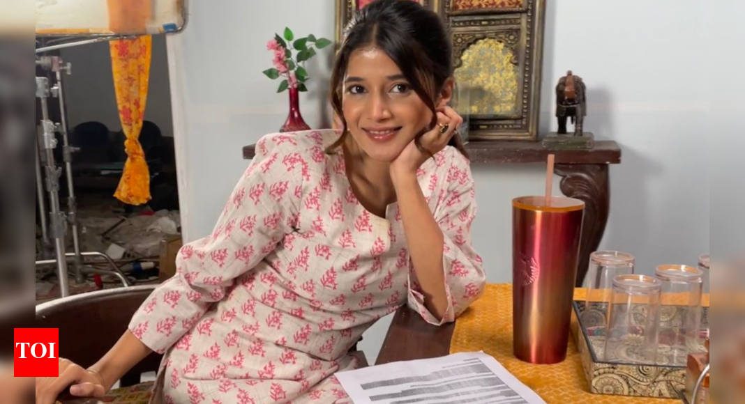 yeh-rishta-kya-kehlata-hai-s-samridhii-shukla-on-her-shooting