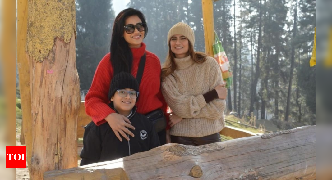 Shweta Tiwari shares adorable moments from her hilly trip with kids ...