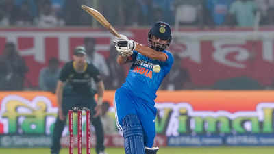 1st T20I: '3 wickets and an unaccounted six' in thrilling last-over of India-Australia encounter