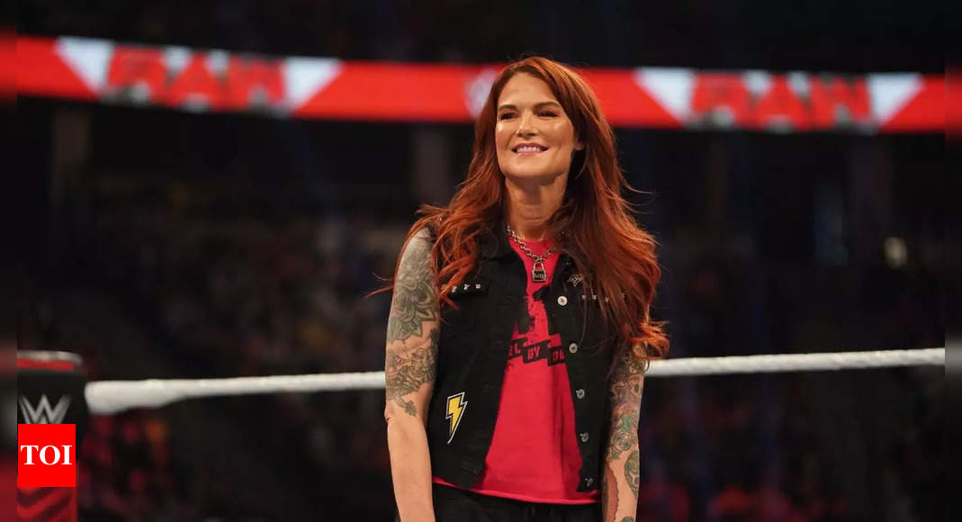 WWE stars rally behind Lita after heartbreaking loss of beloved | WWE ...