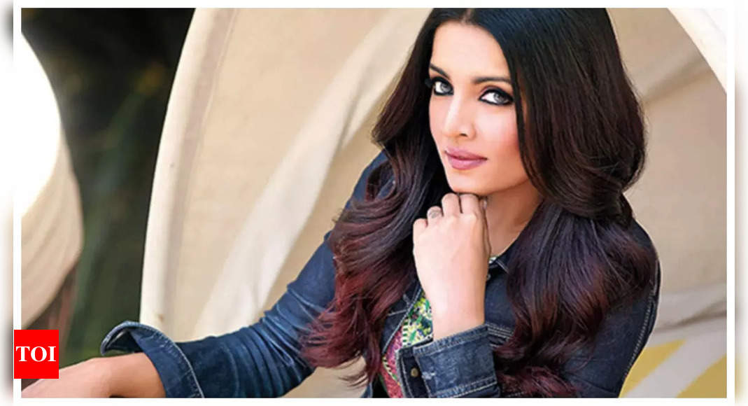 Celina Jaitly Opens Up On Bollywood Film Hiatus; Says, 'there Are Not ...