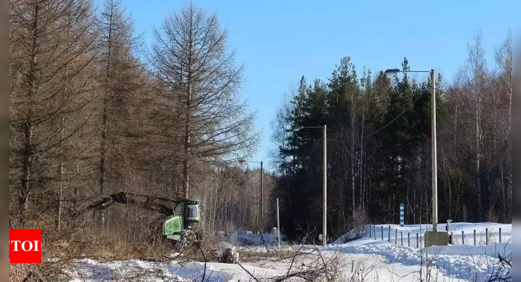 Crossings Finland Has Closed All Passenger Border Crossings With   Photo 