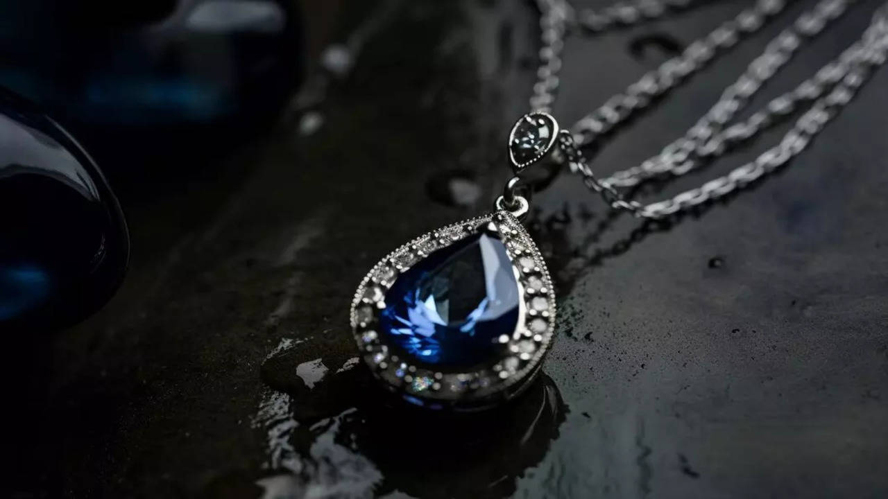 Blue Sapphire: Benefits of wearing Blue Sapphire (Neelam) Gemstone