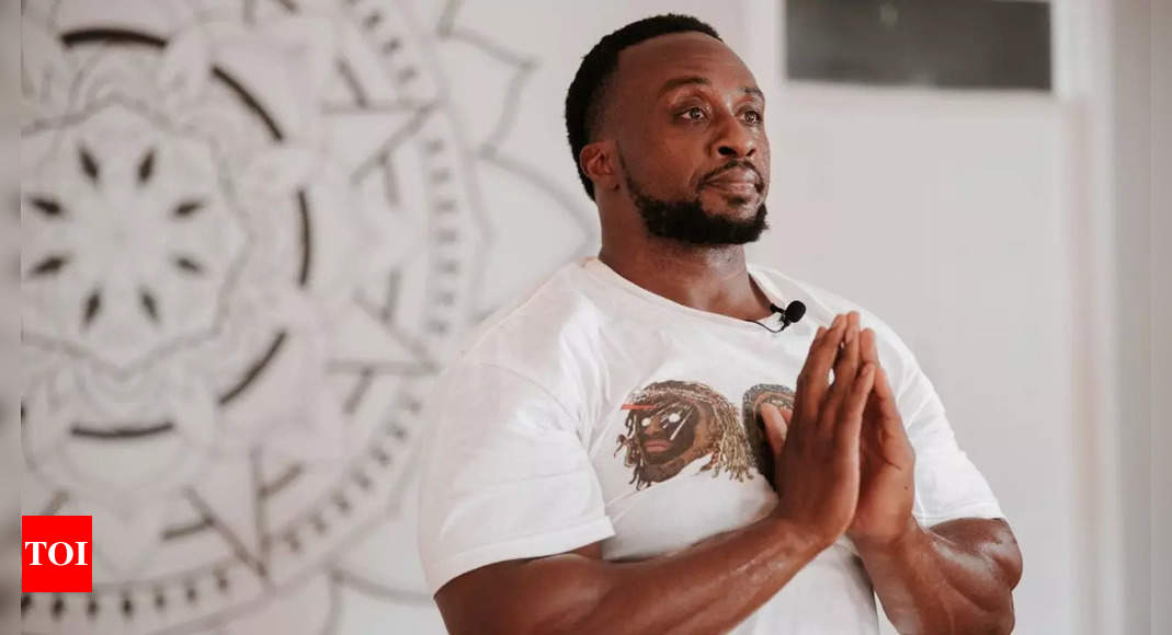 Big E makes public appearance amid hiatus; WWE superstars show support for  his recovery | WWE News - Times of India