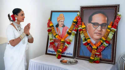 Bigg Boss Marathi 4's Megha Ghadge seeks Babasaheb Ambedkar's blessings on constitution day 2023