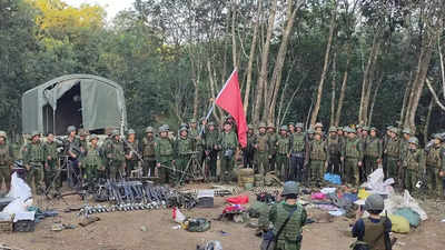 Myanmar armed group seizes border crossing with China