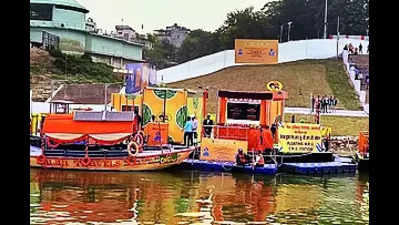 Union min Hardeep Singh Puri launches city’s 2nd floating CNG stn at Ravidas Ghat