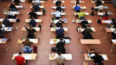 Amid job crisis, 3m sit for civil exam in China