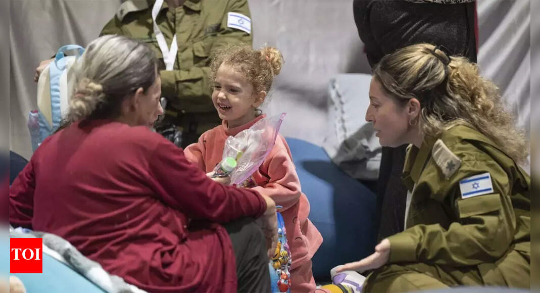 Sharon Avigdori Meet Israeli Mother Daughter Duo Freed By Hamas After