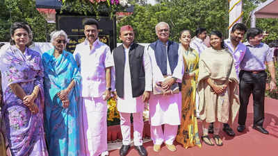 Tamil Nadu: MK Stalin & Akhilesh Yadav honour VP Singh, Congress skips event