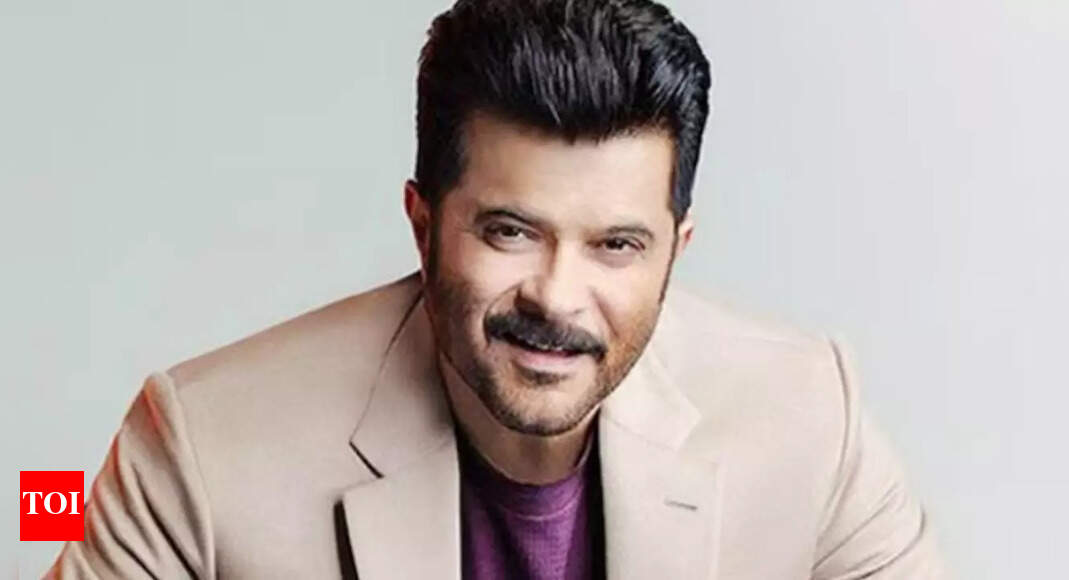 Anil Kapoor’s hasty dance demand with Mahesh Babu confuses Ranbir Kapoor, Bobby Deol at ‘Animal’ pre-release event | Hindi Movie News – Times of India