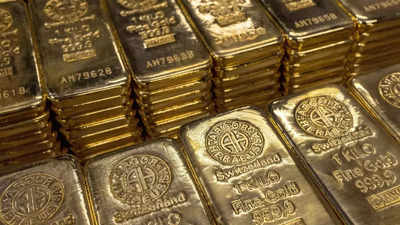 Gold nears record level in India, at 6-month high globally