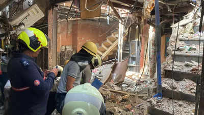 Multiple houses collapse after cylinder blast in Mumbai's Chembur; four of family injured