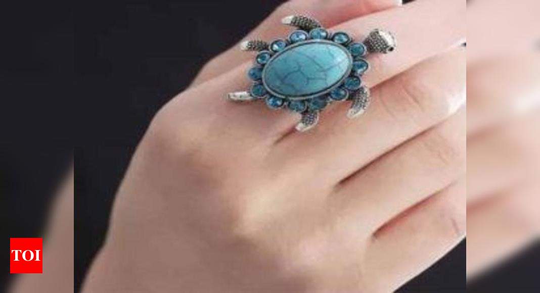 On which finger do ladies wear tortoise rings? - Quora