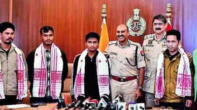 Assam DGP welcomes 4 Ulfa-I rebels home, warns 'men with explosives'