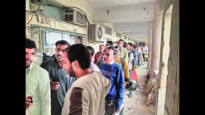 After corruption racket busted, no entry for touts at RTA office