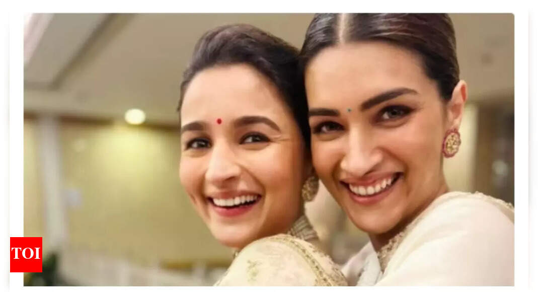 Kriti Sanon revisits old KWK interaction where Karan Johar asked her if she was ‘jealous’ of Alia Bhatt: Here’s WHAT she said – Times of India