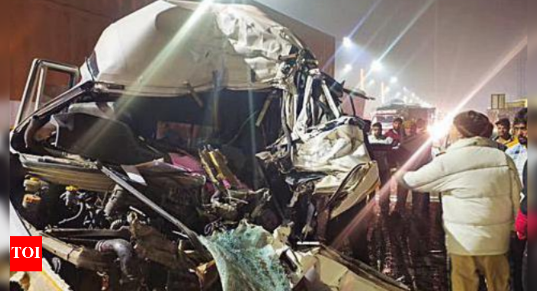 Four baratis dead in road accident in Mathura | Agra News - Times of India