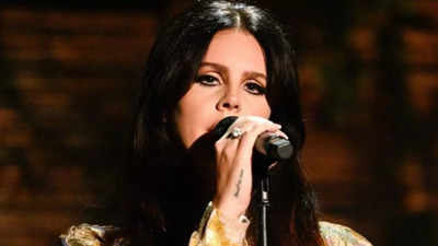 Lana Del Rey's haunting 'Unchained Melody' steals the Spotlight at Graceland Christmas spectacle - WATCH