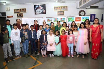 Students of Pracheen Kala Kendra display talent of singing and painting