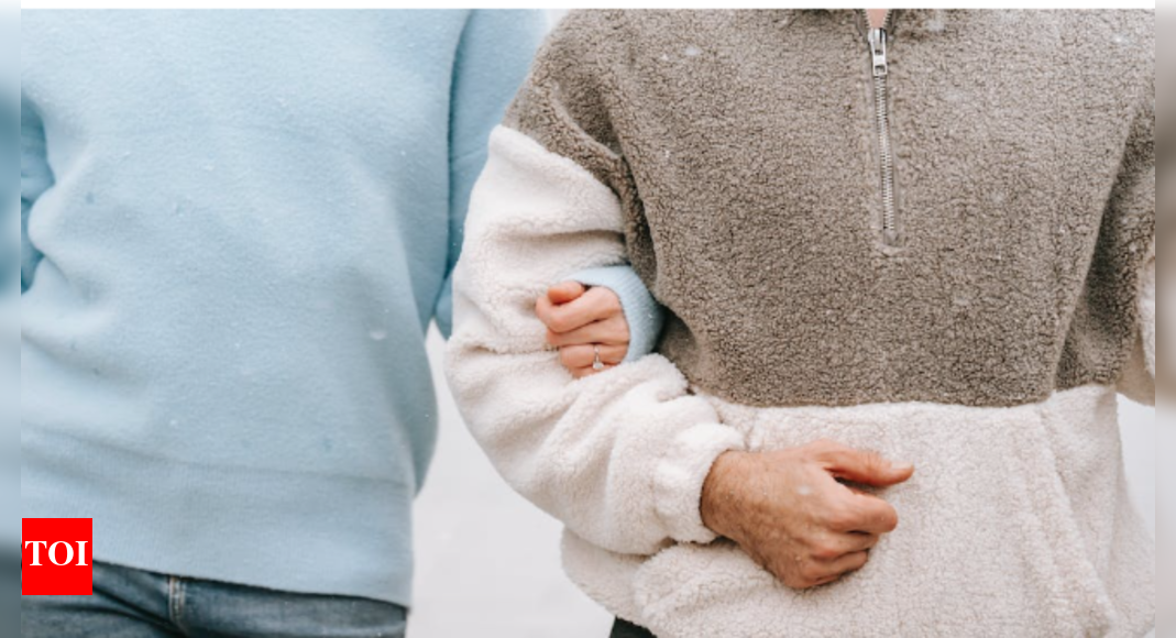 Men’s Half Zip Sweater Times of India (October, 2024)