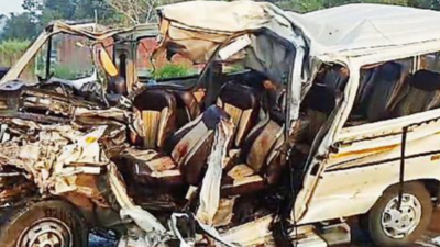 8 dead, 12 injured as vehicle rams into stationary truck in Keonjhar