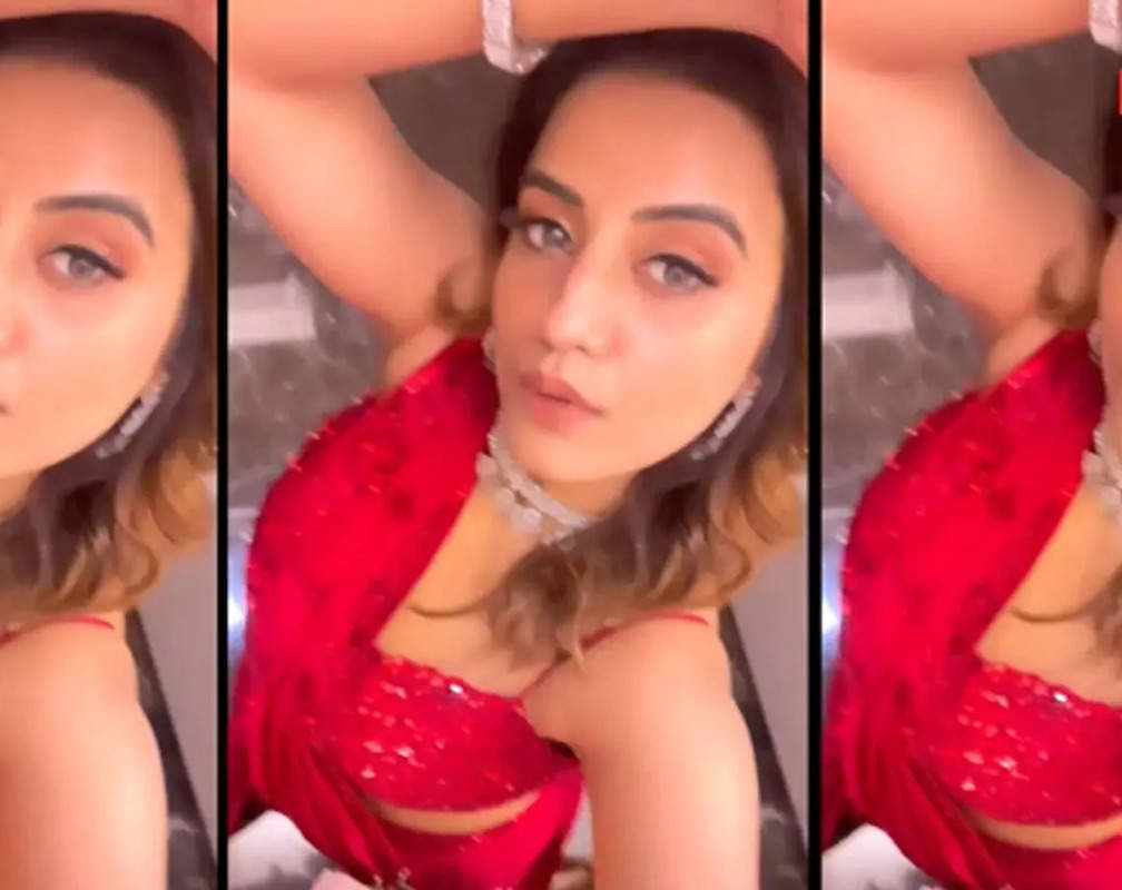 
Akshara Singh aces 'selfie game' as she drops videos donning a red saree on Instagram
