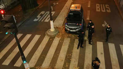 Paris knife attack: Man shouting 'Allahu Akbar' kills 1, injures 2 near Eiffel Tower
