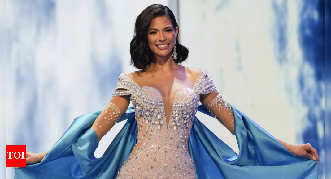 Crown for rebel beauty; Nicaragua charges pageant head with 'treason'