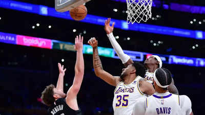 Anthony Davis and Los Angeles Lakers roll to victory against Houston Rockets