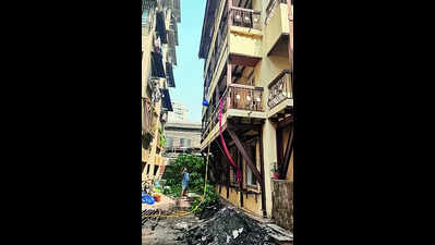 Fire: Man refuses to leave behind bedridden mom, both die in fire ...