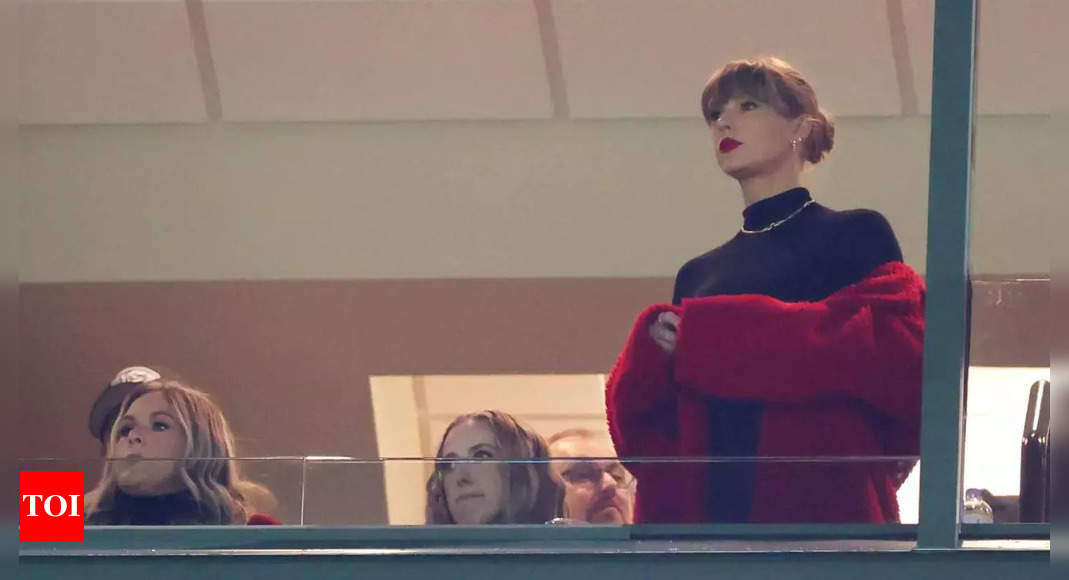 Taylor Swift on Lambeau Field to watch Travis Kelce as Kansas City Chiefs face Green Bay Packers | NFL News – Times of India