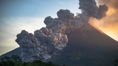 Mount Merapi Eruption: Indonesia's Mount Marapi erupts, 11 of 26 hikers ...