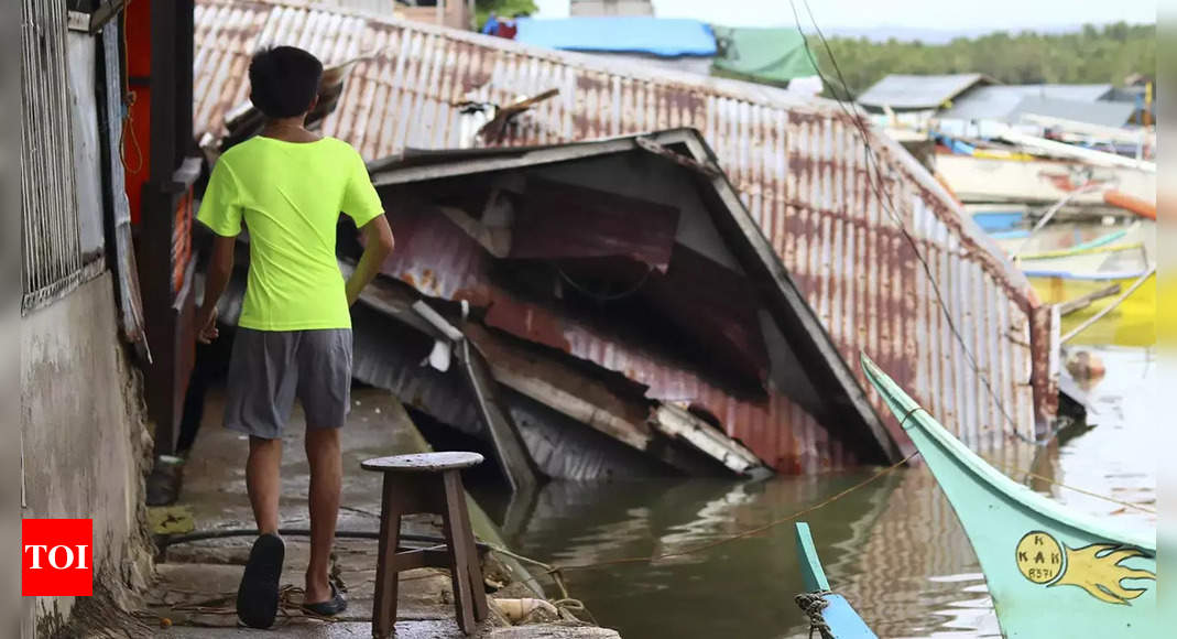 Magnitude 6.6 aftershock causes panic in southern Philippines Times