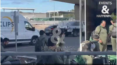 Pakistani cricketers loading their luggage at Sydney Airport sparks debate, Shaheen Afridi clarifies