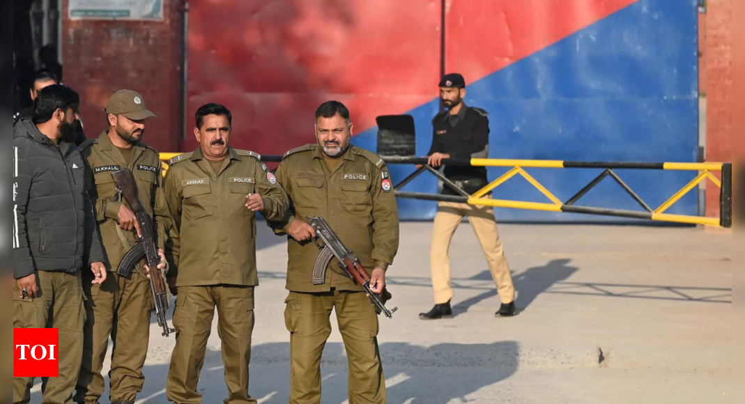 L’organisme électoral pakistanais demande au gouvernement de déployer l’armée le jour des élections générales