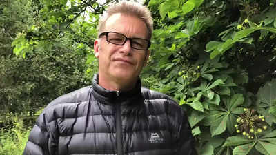 Chris Packham challenges UK government in high court over climate policy rollbacks