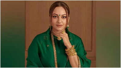 Sonakshi Sinha feels like queen in Gajra and green dress, fans ...