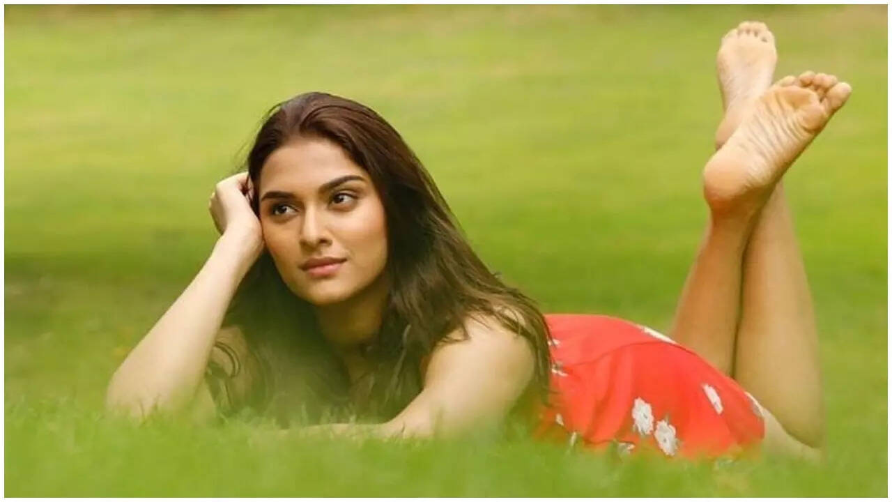 Saiee manjrekar nudes