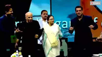 Salman Khan shakes a leg with West Bengal CM Mamata Banerjee in this VIRAL video-WATCH IT