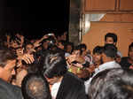 SRK meet fans on his b'day