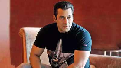 Salman Khan arrives for 29th Kolkata International Film Festival