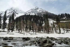Gulmarg hotels that will give the best view of the valley